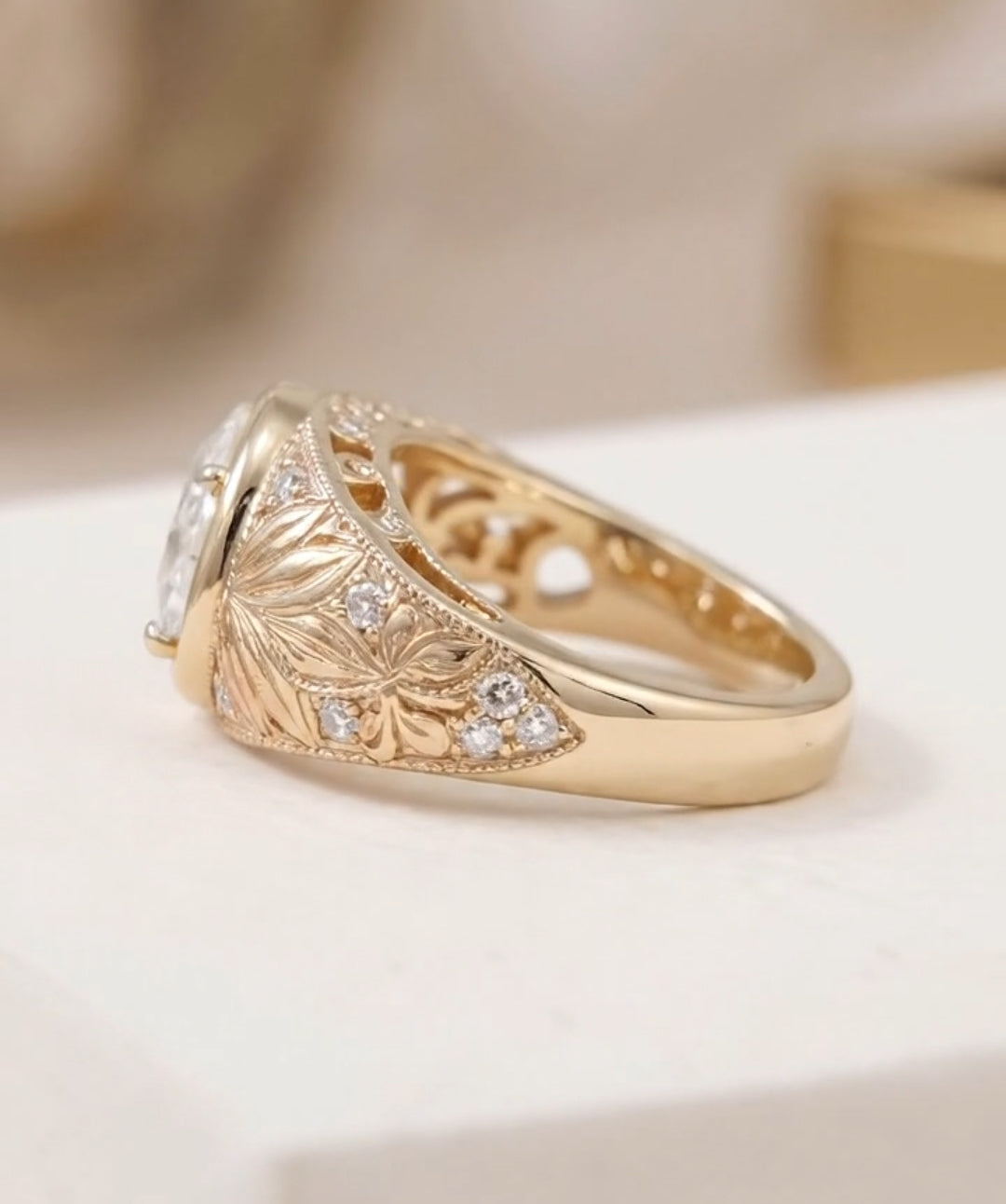 Leaf Engraved Band Engagment ring