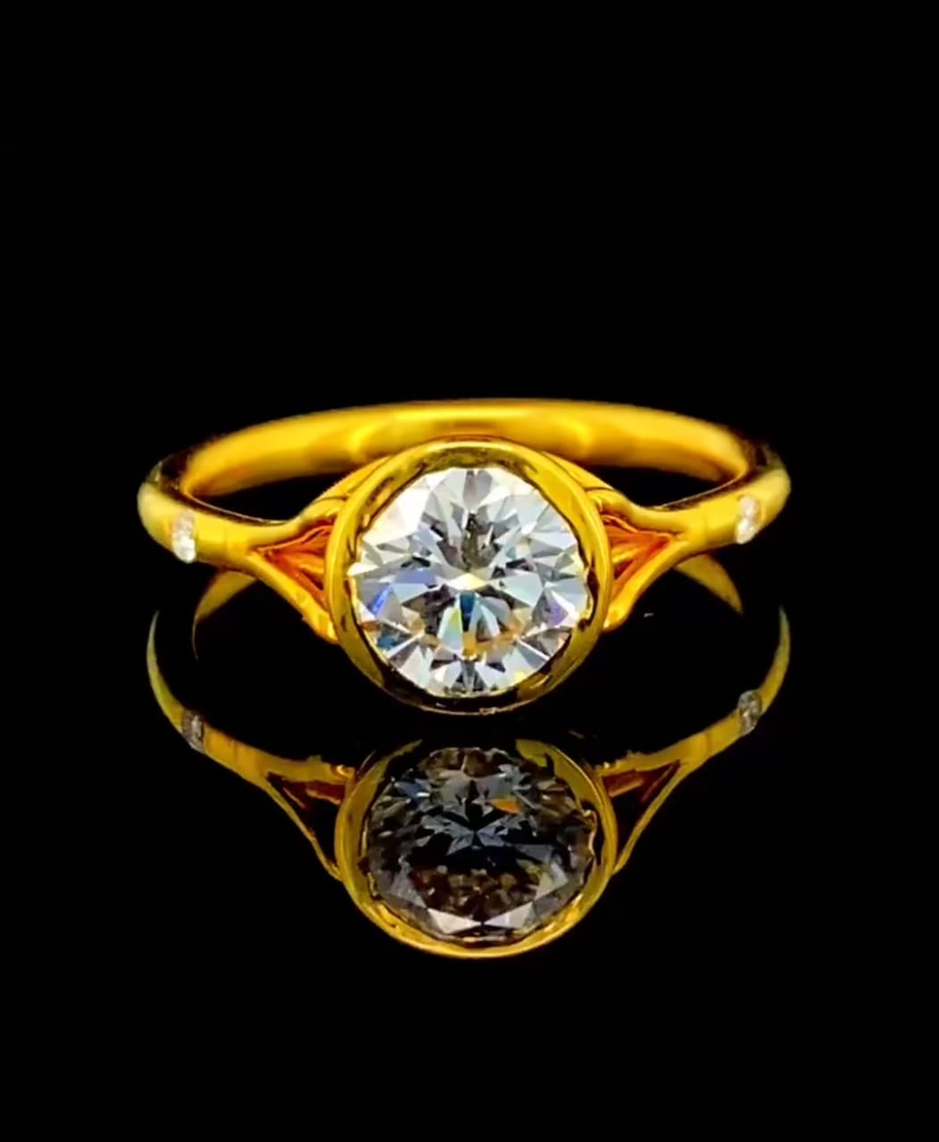 2 CT Round Lab Grown Diamond Bezel Setting Ring with Accent Diamonds