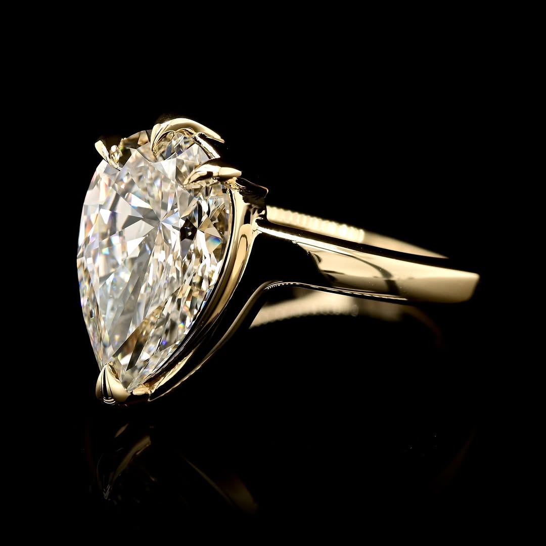 Modern 3 CT Pear Cut Lab-Grown Diamond Ring with Five-Prong Setting - IGI Certified