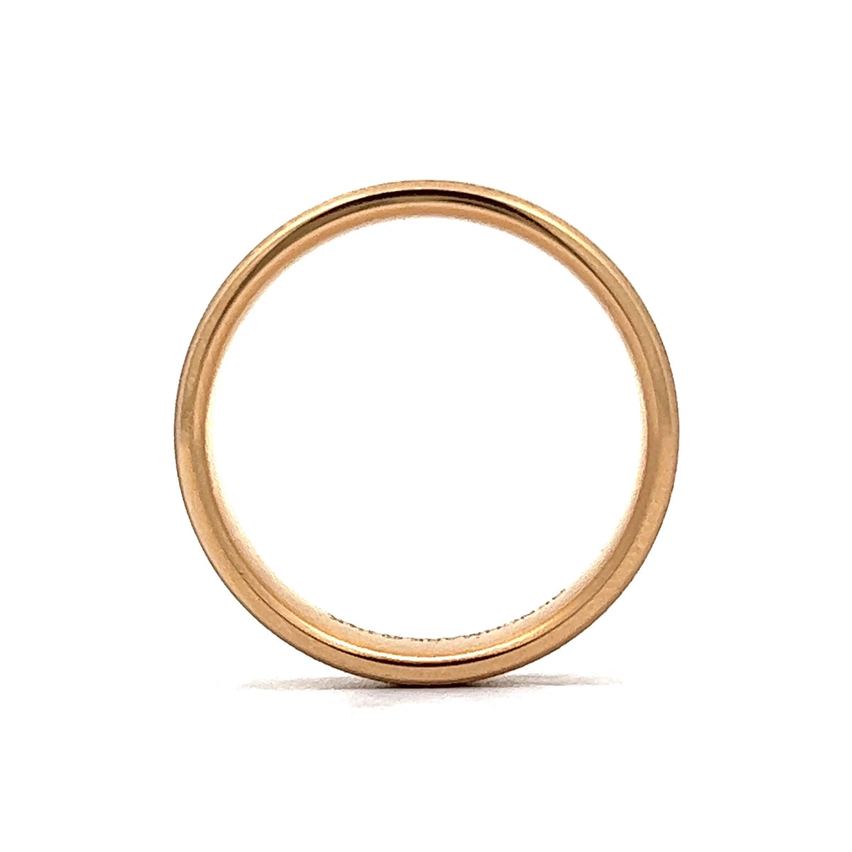 Inside circular profile of men's gold ring showing smooth comfort fit design